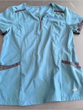 Women’s Light Blue Short-Sleeve Cinched-Waist Top